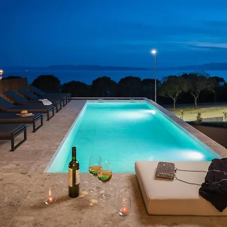Luxury Ander With Pool Villa Kostrena