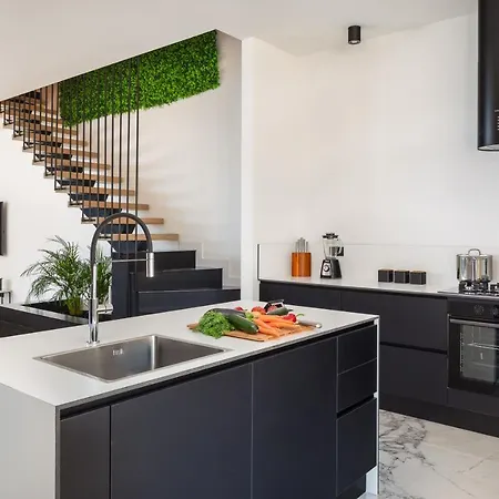 Вилла Luxury Ander With Pool Кострена