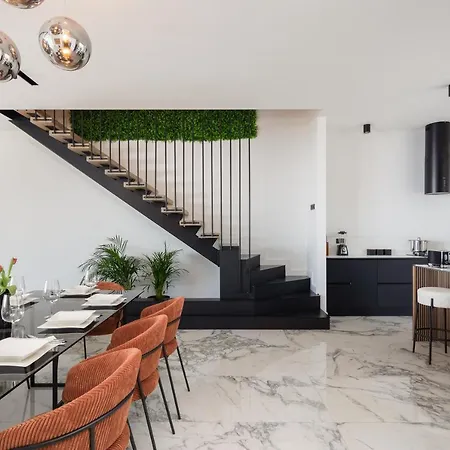 Luxury Ander With Pool Вилла Кострена