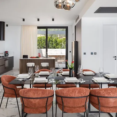 Luxury Ander With Pool Вилла *