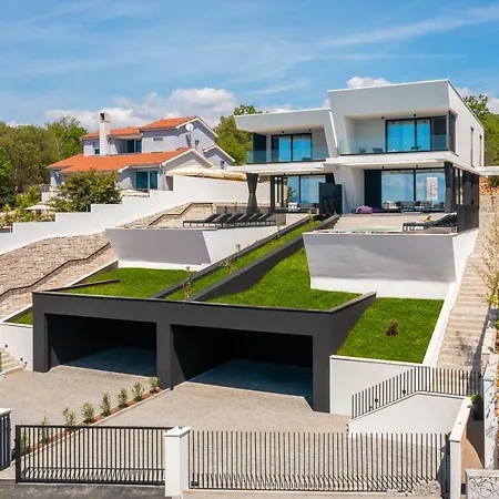 Luxury Ander With Pool * Кострена