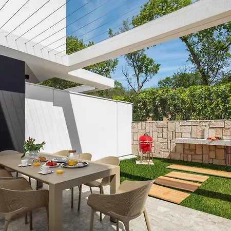 Vilă Luxury Ander With Pool