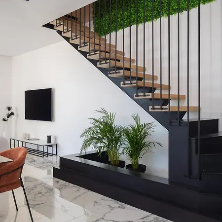 Luxury Ander With Pool Вилла