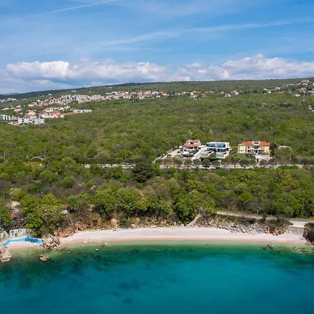 Luxury Ander With Pool Kostrena