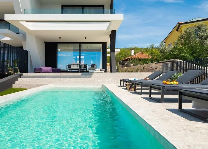 Luxury Ander With Pool