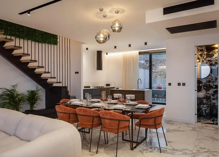 Luxury Ander With Pool Kostrena