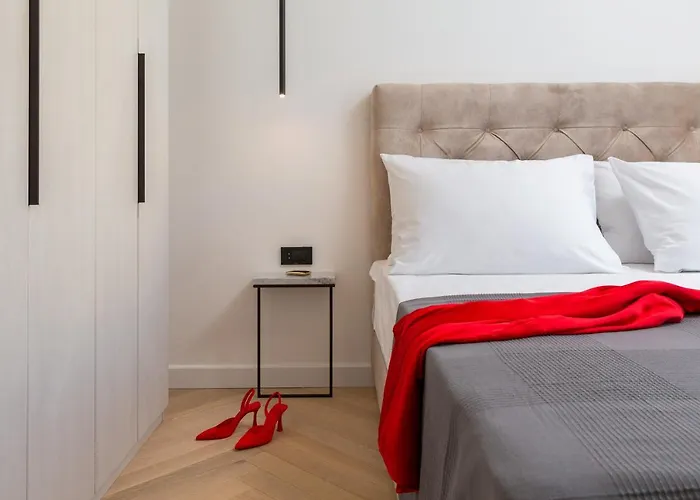 Luxury Ander With Pool