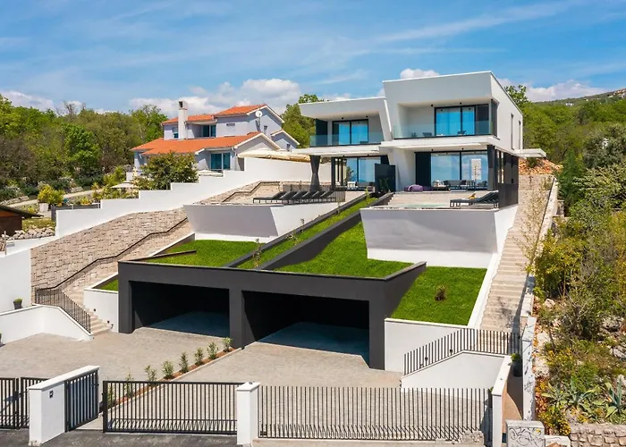 Luxury Ander With Pool * コストレナ