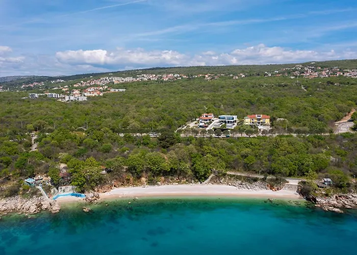 Luxury Ander With Pool Kostrena