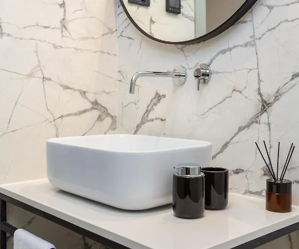 Luxury Ander With Pool コストレナ