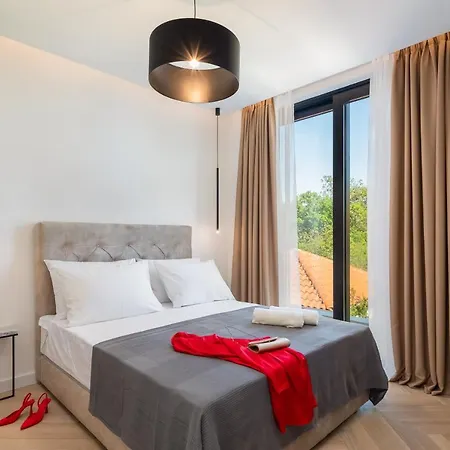 Luxury Ander With Pool Kostrena