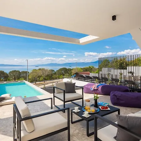 Luxury Ander With Pool Villa