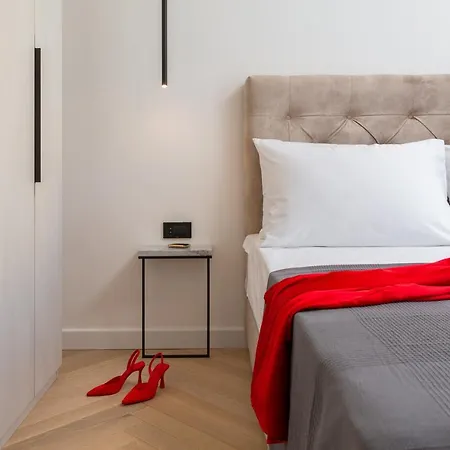 Luxury Ander With Pool