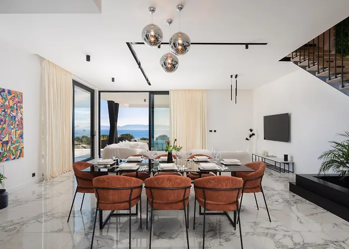 וילה Luxury Ander With Pool קוסטרנה