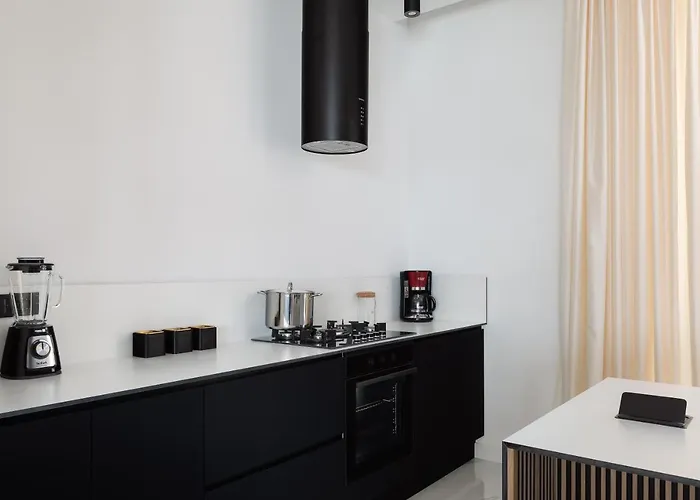 Luxury Ander With Pool