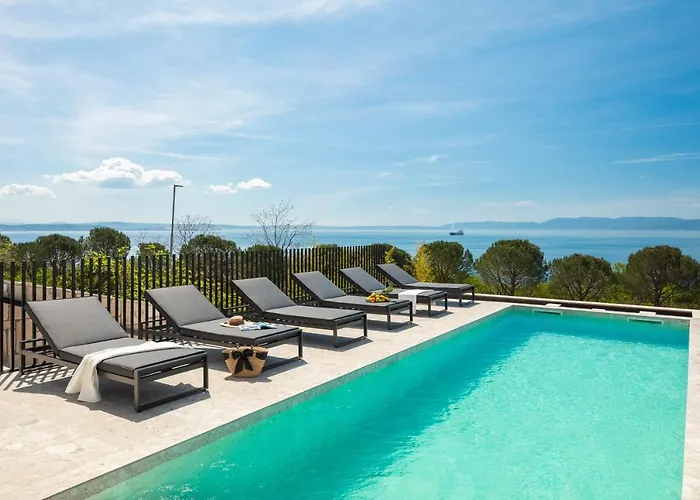 Luxury Ander With Pool Βίλα Kostrena