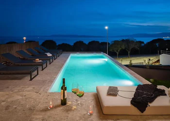 Luxury Ander With Pool Βίλα Kostrena