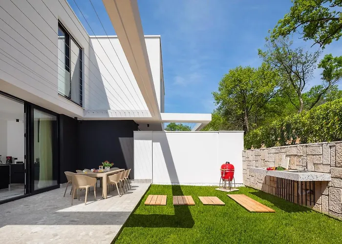 Luxury Ander With Pool Βίλα