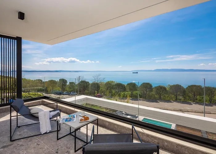 Luxury Ander With Pool Kostrena