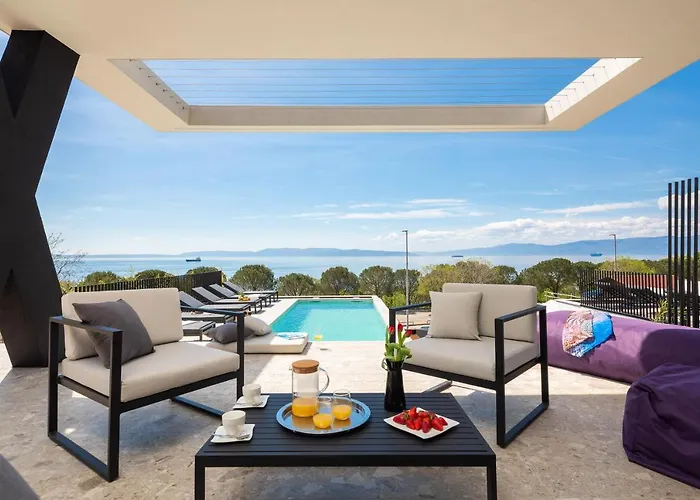 Luxury Ander With Pool Kostrena