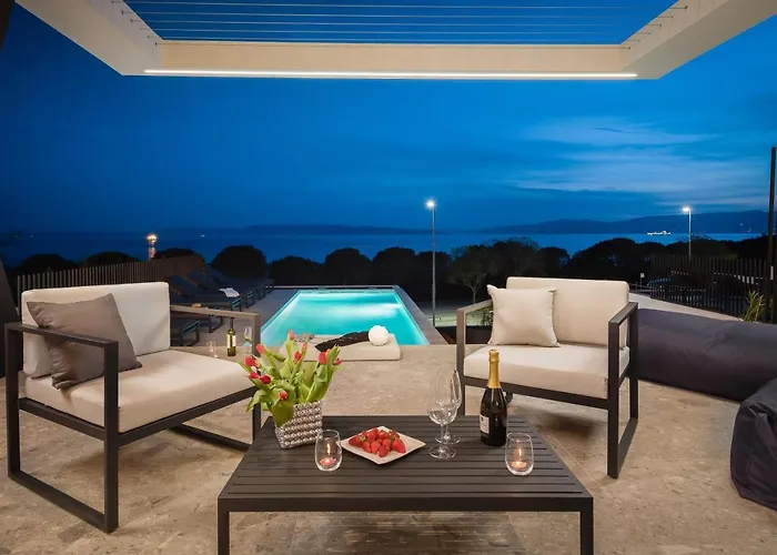 Luxury Ander With Pool