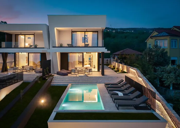 Luxury Ander With Pool וילה קוסטרנה