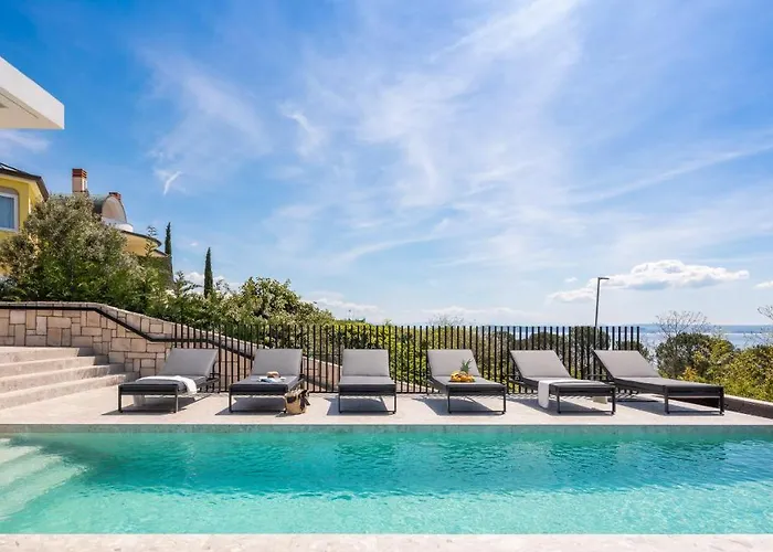 Luxury Ander With Pool Βίλα Kostrena