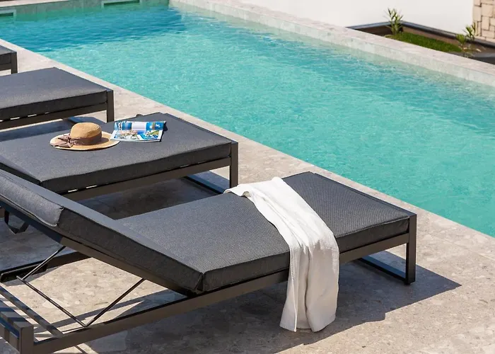 וילה Luxury Ander With Pool קוסטרנה